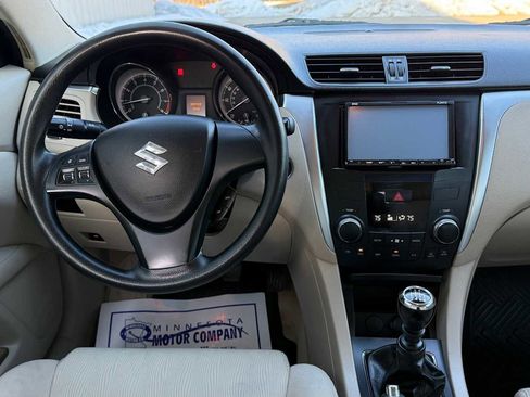 Used 2011 Suzuki Kizashi S image 10