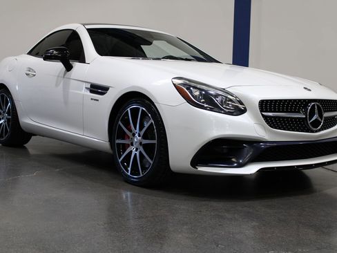 Used 2019 Mercedes-Benz SLC 43 AMG image 3