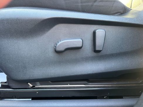 Used 2023 Subaru Ascent Premium w/ Convenience Package image 16