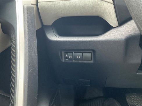 Used 2019 Toyota RAV4 XLE image 36