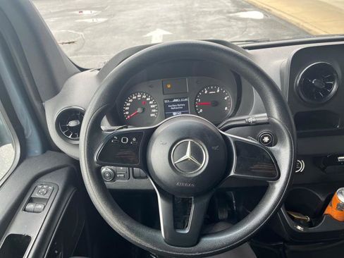 Used 2019 Mercedes-Benz Sprinter 170 image 16