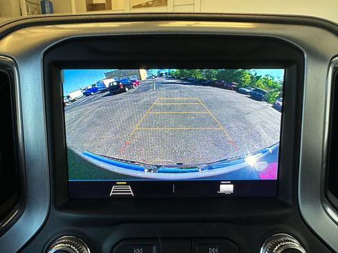 Used 2022 GMC Sierra 1500 SLE AWD/4WD image 6