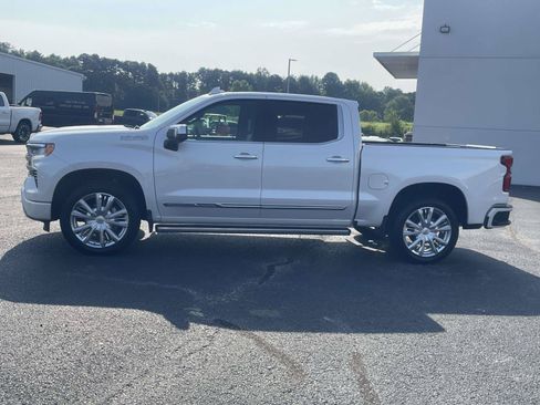 Certified 2025 Chevrolet Silverado 1500 High Country w/ High Country Premium Package AWD/4WD image 8