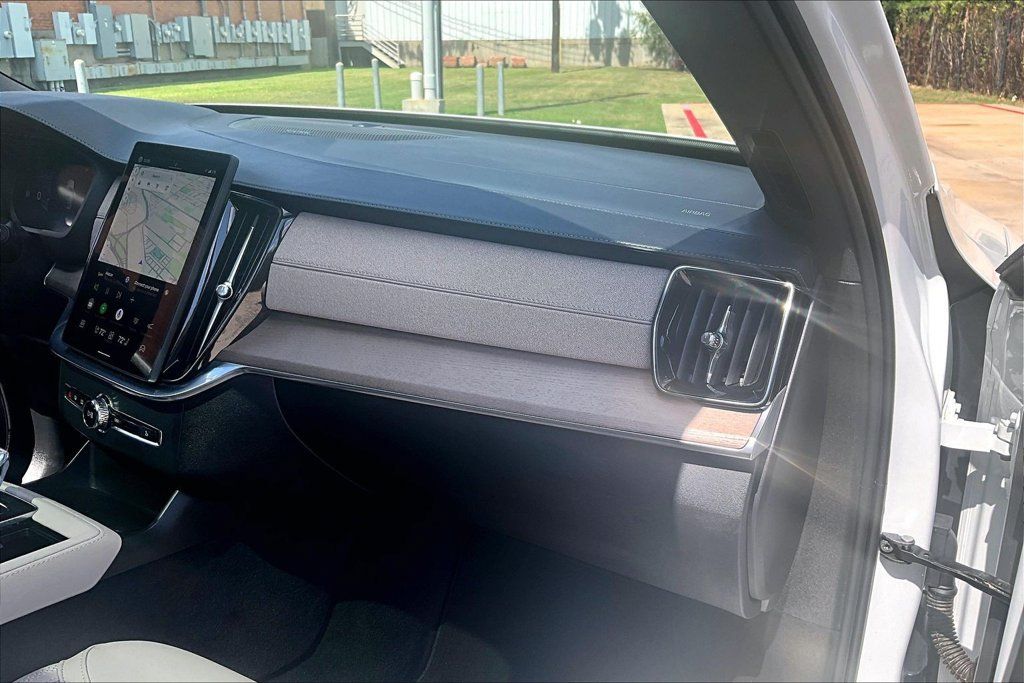Certified 2026 Volvo XC90 B6 Plus AWD/4WD image 21