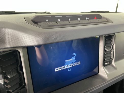 New 2025 Ford Bronco Badlands image 4