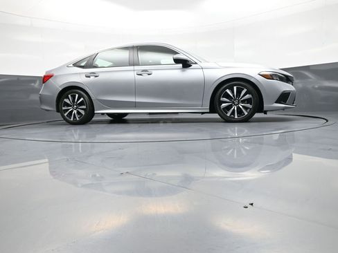 Used 2023 Honda Civic EX image 29