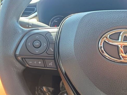 Used 2025 Toyota RAV4 LE AWD/4WD image 20