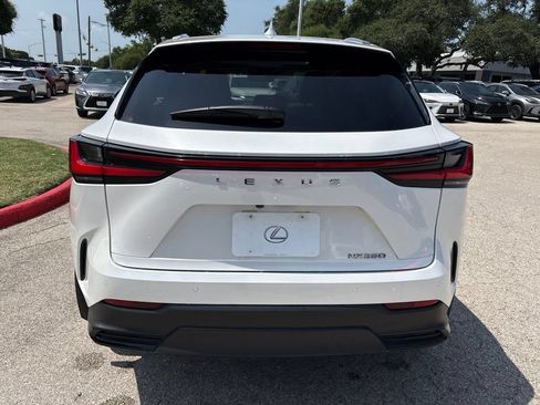 Certified 2024 Lexus NX 250 FWD w/ Towing Package (2000 Lbs) image 4