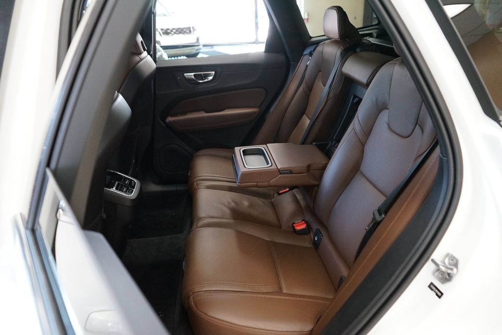 Used 2021 Volvo XC60 T5 Inscription AWD/4WD image 49