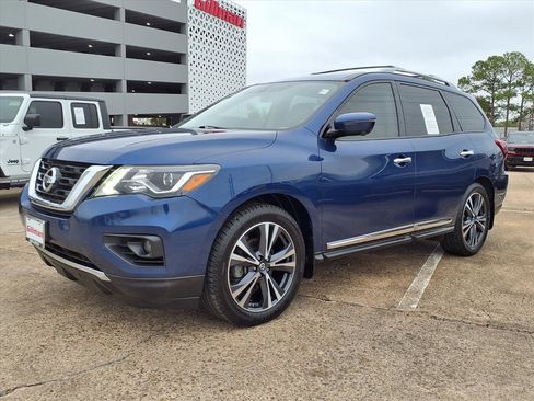 Used 2018 Nissan Pathfinder Platinum image 22