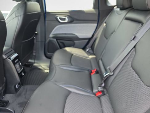Used 2023 Jeep Compass Latitude w/ Convenience Group AWD/4WD image 22