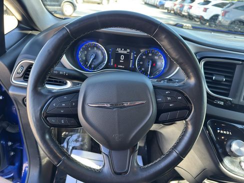 Used 2020 Chrysler Pacifica Touring w/ S Appearance Package image 19