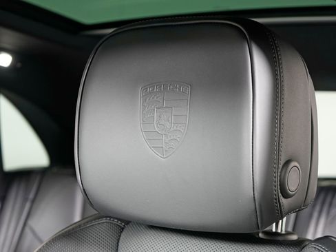 New 2026 Porsche Macan image 18