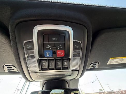Used 2022 RAM 1500 Laramie AWD/4WD image 63