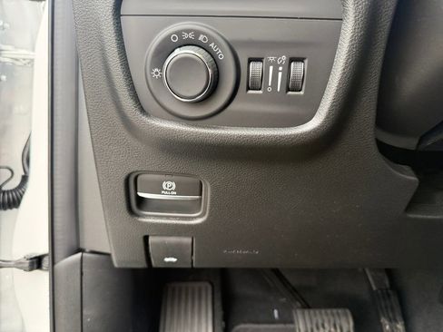 New 2026 Jeep Grand Cherokee Altitude image 25