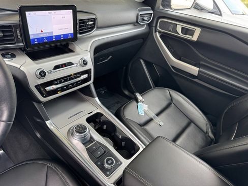 Used 2023 Ford Explorer XLT w/ Equipment Group 202A image 33