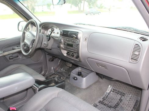 Used 2001 Ford Explorer Sport Trac 4x4 image 23