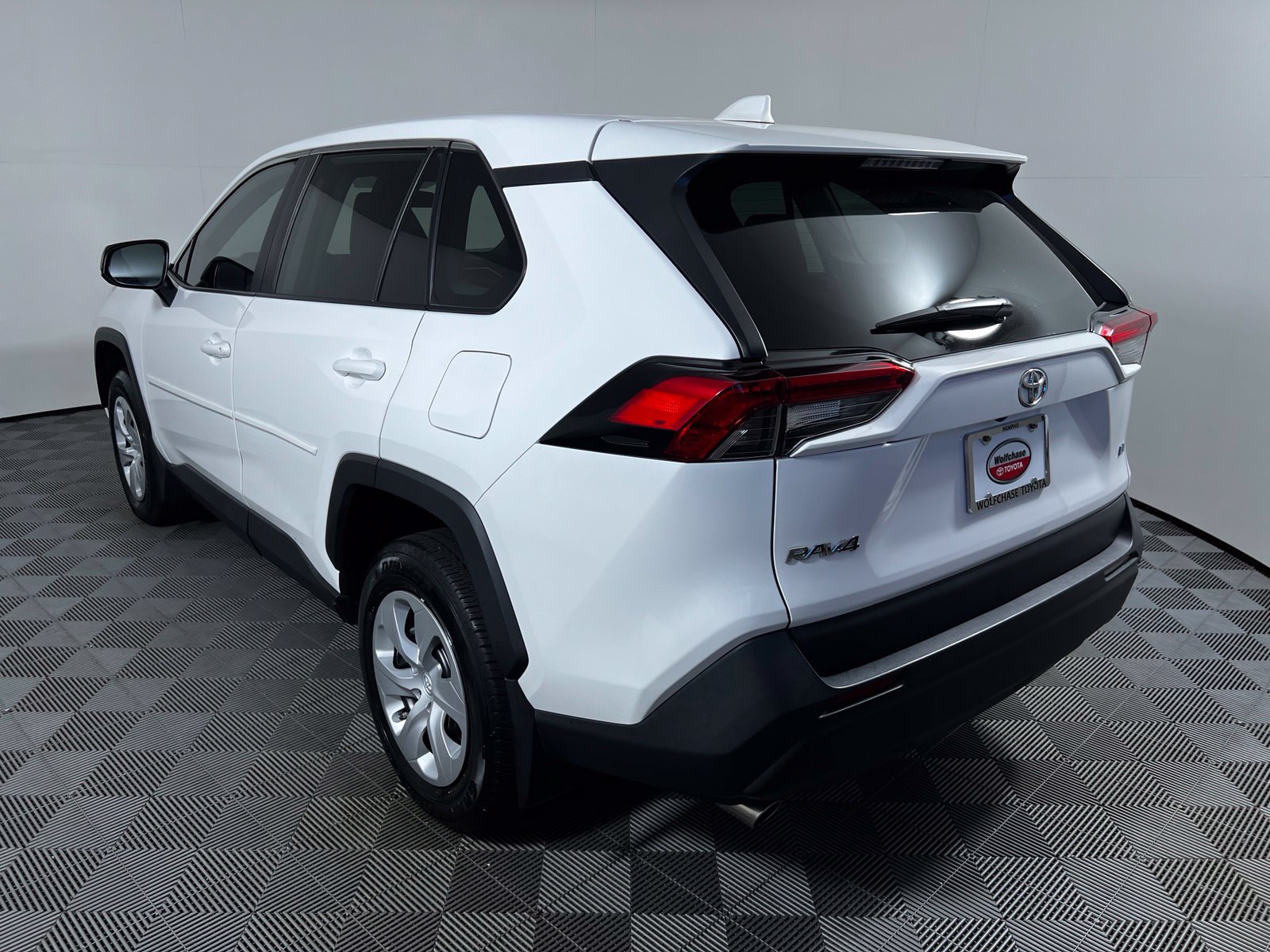 Certified 2024 Toyota RAV4 LE FWD image 7