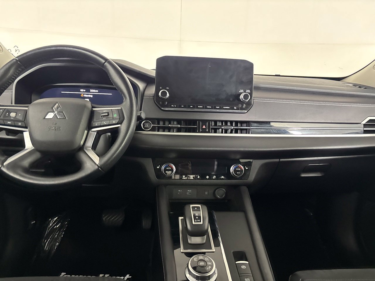 Used 2024 Mitsubishi Outlander SE FWD image 25