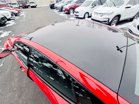 Used 2021 Tesla Model S Plaid image 17