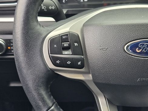 Used 2022 Ford Explorer XLT w/ Equipment Group 202A RWD image 27