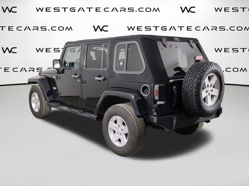 Used 2012 Jeep Wrangler Unlimited Sahara w/ Connectivity Group AWD/4WD image 36