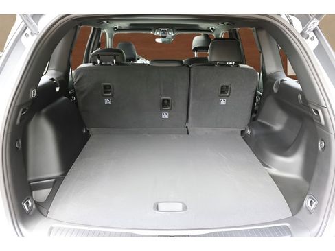 New 2026 Jeep Grand Cherokee Altitude RWD image 17