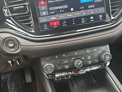Certified 2026 Dodge Durango GT w/ Tow 'N Go Package AWD/4WD image 13