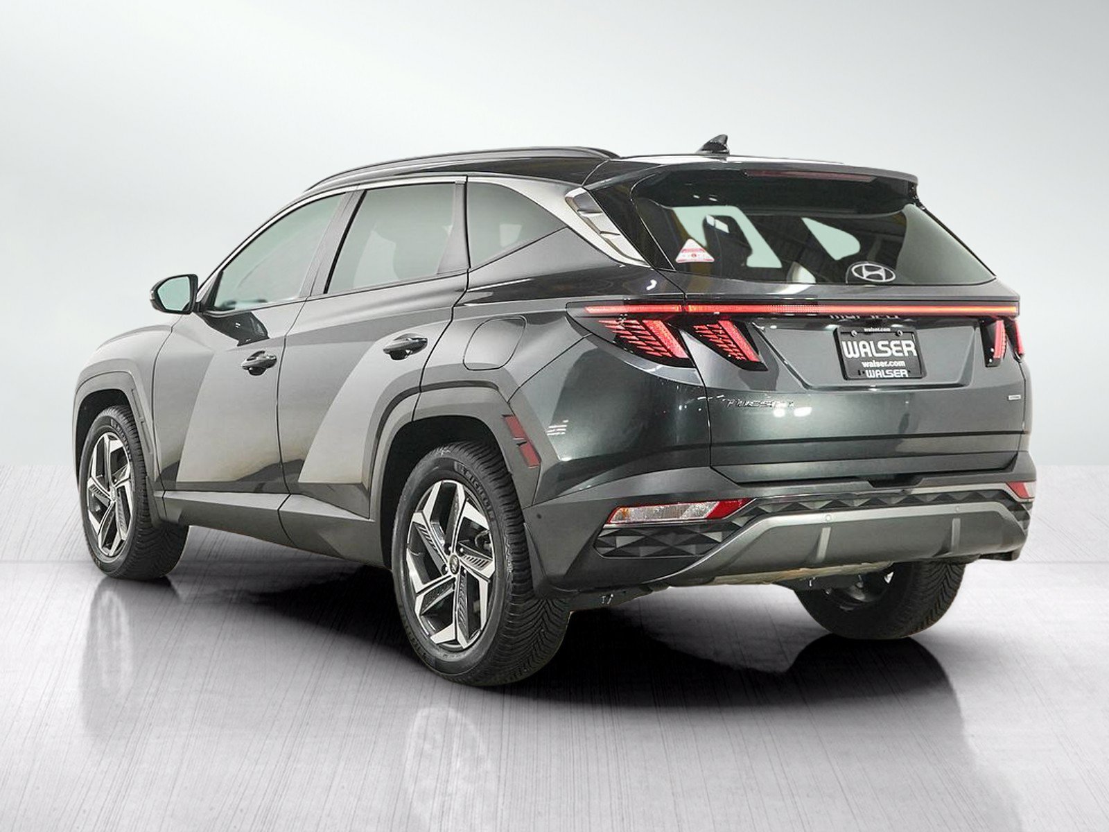 Used 2023 Hyundai Tucson Limited w/ Cargo Package AWD/4WD image 3