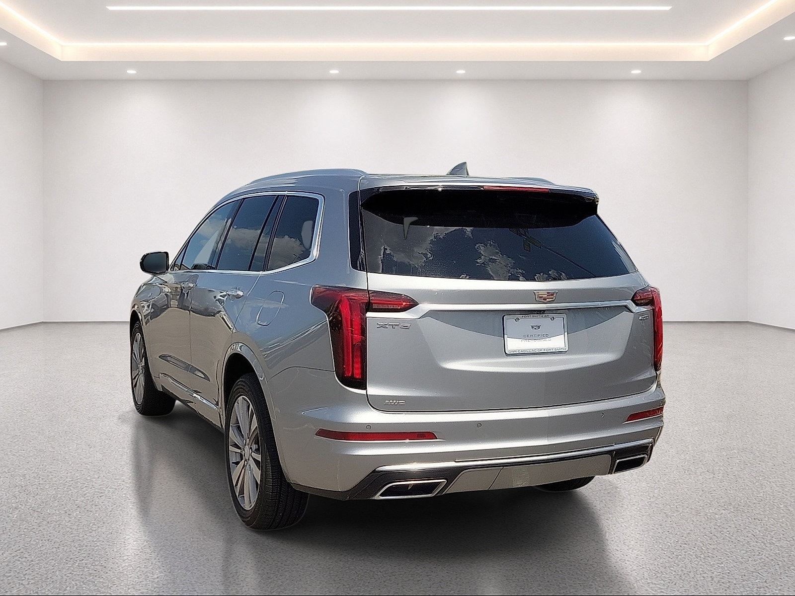 Certified 2025 Cadillac XT6 Premium Luxury AWD/4WD image 4