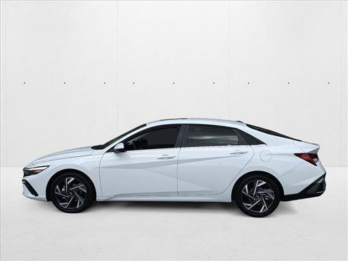 New 2025 Hyundai Elantra Limited image 5
