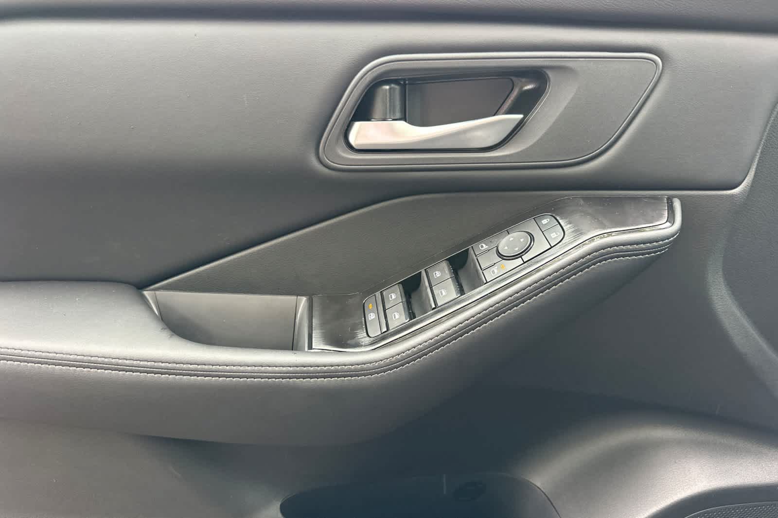 New 2026 Nissan Rogue SV AWD/4WD image 12