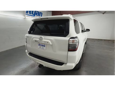 Used 2016 Toyota 4Runner SR5 RWD image 8