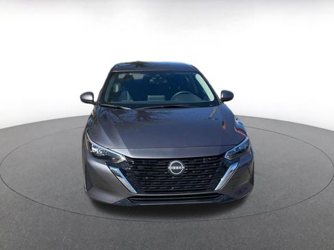 Used 2025 Nissan Sentra SV image 3