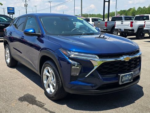 Certified 2024 Chevrolet Trax LS w/ LS Convenience Package FWD image 7