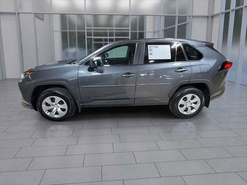 Certified 2022 Toyota RAV4 LE image 5