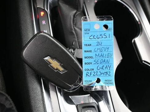 Used 2024 Chevrolet Malibu LT FWD image 23