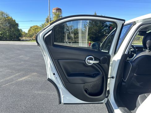 Used 2017 FIAT 500X Trekking w/ Cold Weather Package image 26