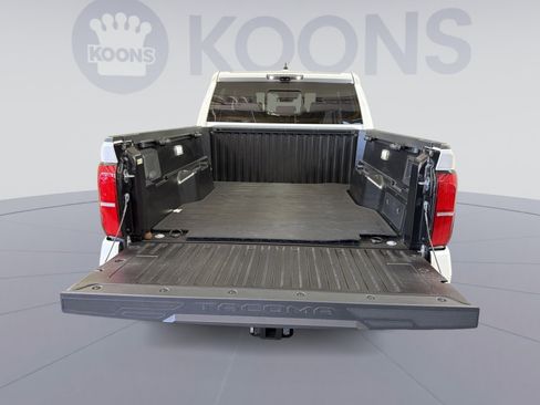 Used 2025 Toyota Tacoma TRD Off-Road w/ TRD Off Road Premium Package image 27