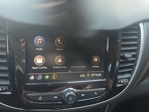 Used 2022 Chevrolet Trax LT w/ Midnight Edition image 8