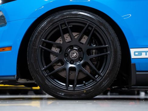 Used 2012 Ford Mustang Shelby GT500 w/ SVT Performance Pkg image 12