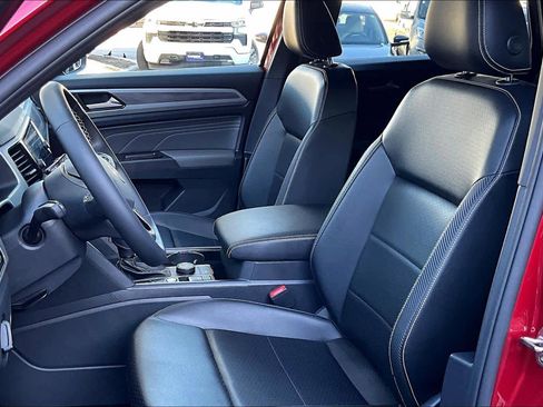 Used 2022 Volkswagen Atlas Cross Sport SE image 8