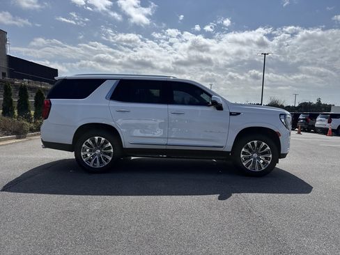 Used 2021 GMC Yukon Denali image 11