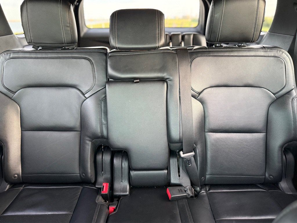 Used 2016 Ford Explorer Limited FWD image 17