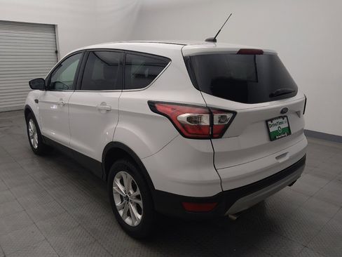 Used 2017 Ford Escape SE image 5