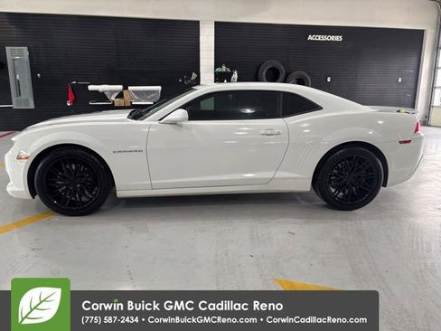 Used 2014 Chevrolet Camaro SS RWD image 3