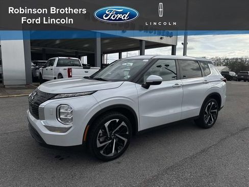 Used 2022 Mitsubishi Outlander ES image 1