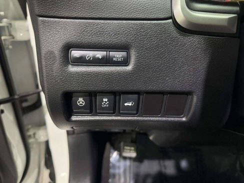 Used 2017 Nissan Murano Platinum FWD image 26