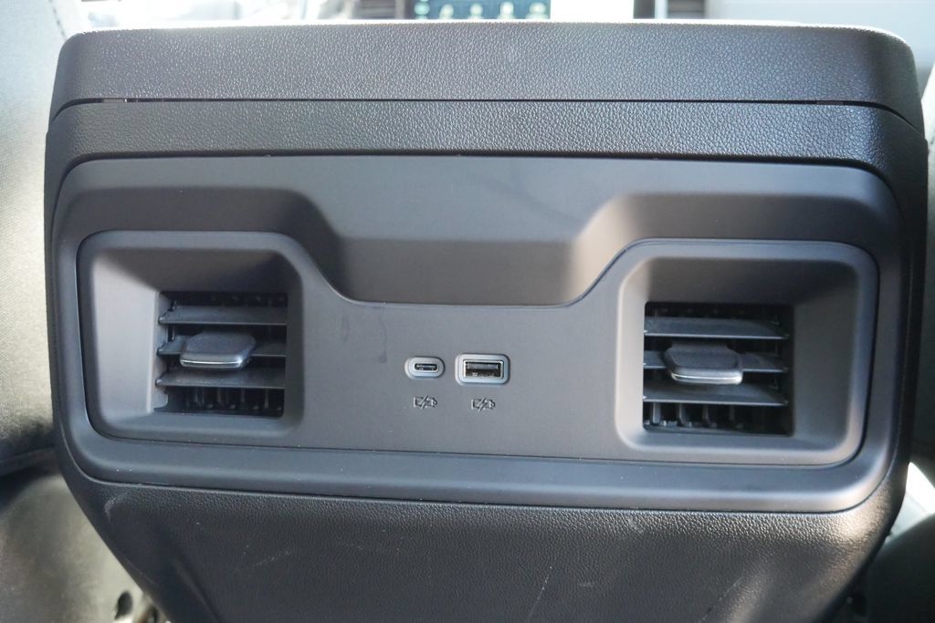 Used 2024 Chevrolet Silverado 2500 LT w/ Convenience Package AWD/4WD image 16
