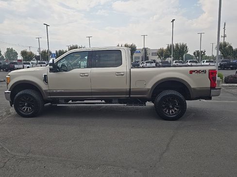 Used 2017 Ford F350 Lariat w/ Lariat Ultimate Package AWD/4WD image 7